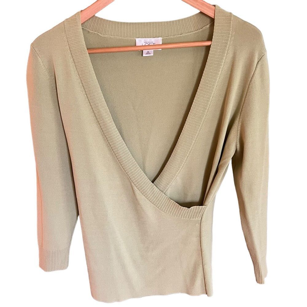 Ann Taylor Loft V-Neck Sweater Green Size Medium career wear office lightweight